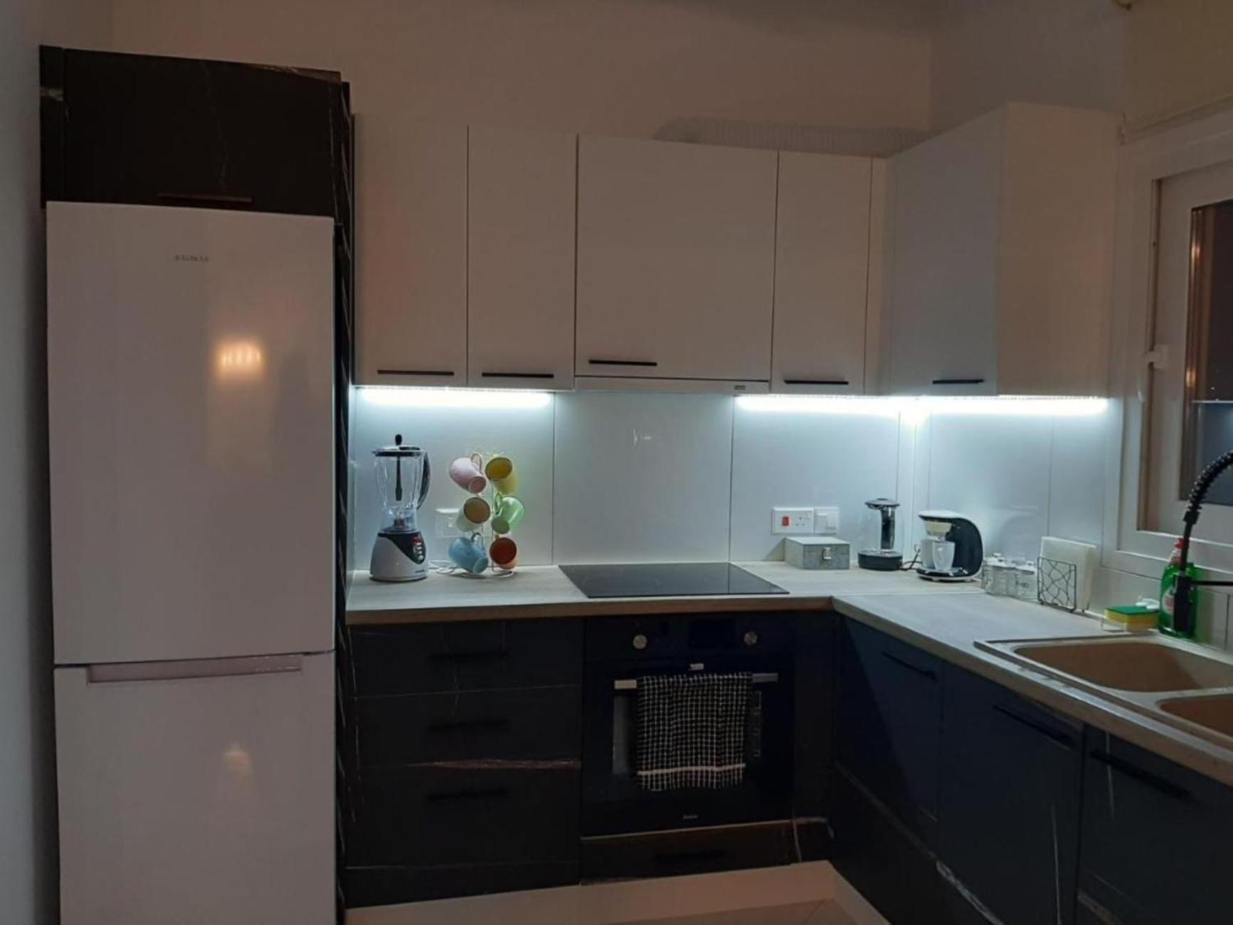 H&O Boulevard Breeze Apartment! Paphos ภายนอก รูปภาพ