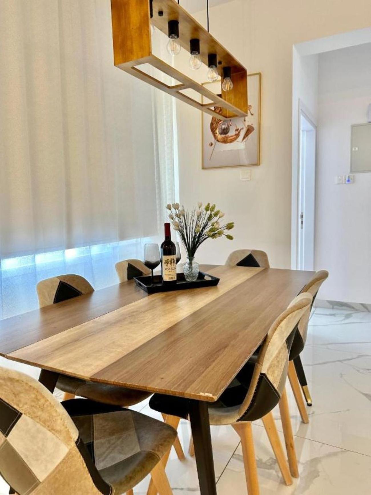 H&O Boulevard Breeze Apartment! Paphos ภายนอก รูปภาพ
