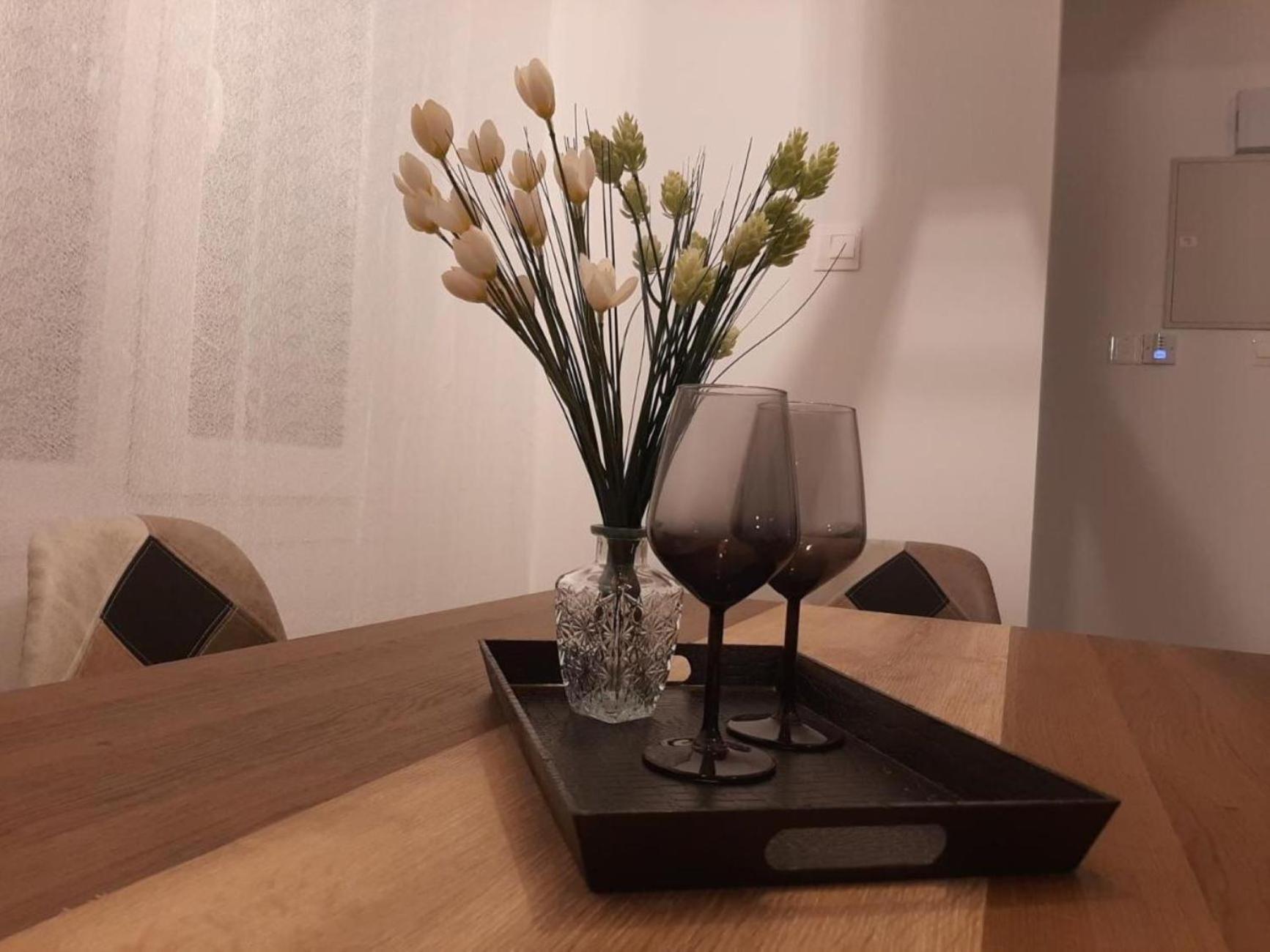 H&O Boulevard Breeze Apartment! Paphos ภายนอก รูปภาพ