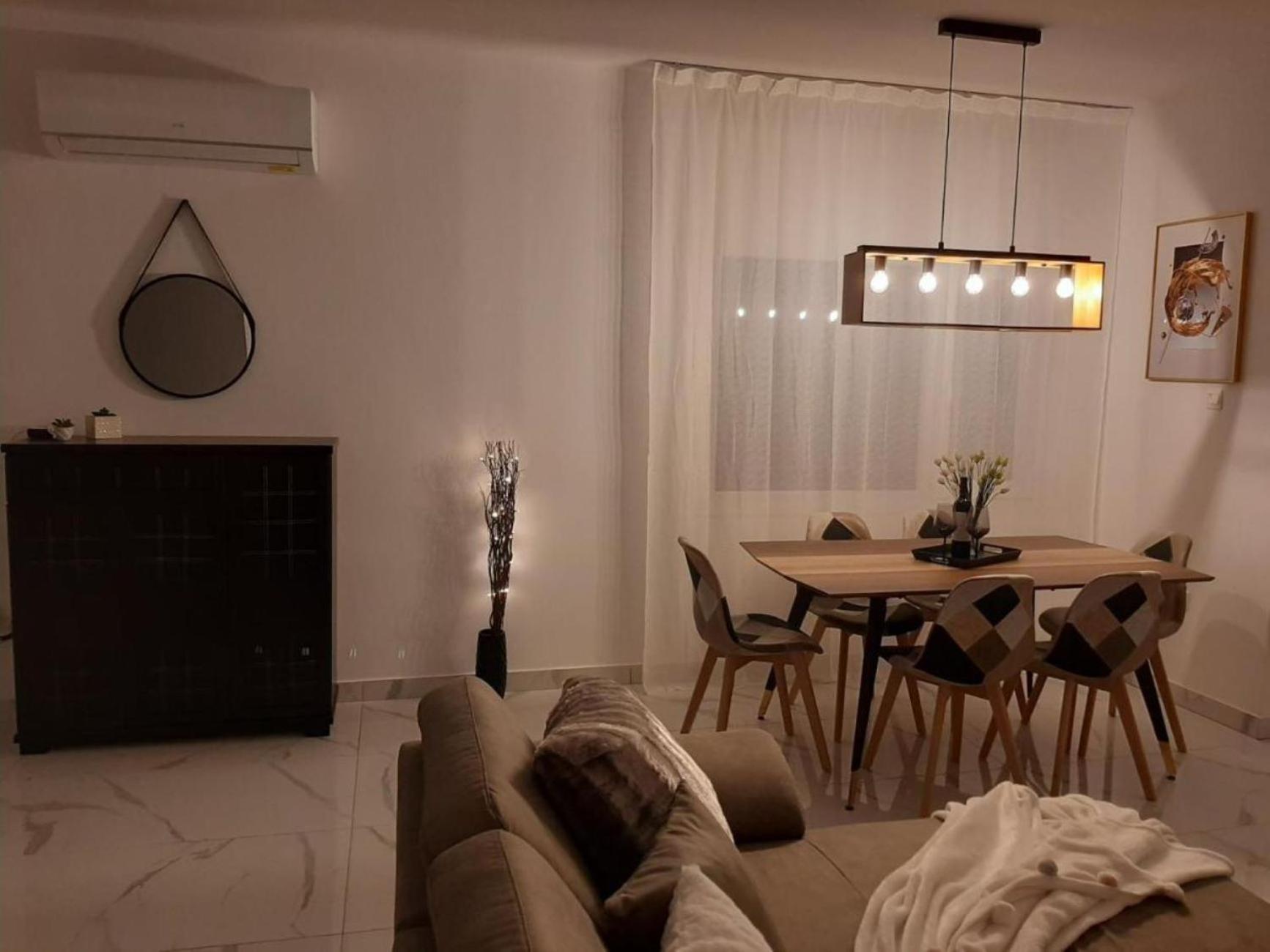 H&O Boulevard Breeze Apartment! Paphos ภายนอก รูปภาพ